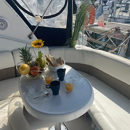 Bateaux A Quai Porquerolles *